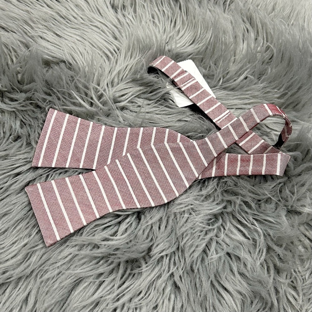 Tommy Hilfiger Bow Tie Red/White Striped 2.75" Wide Silk Blend‎ Self Tie NEW